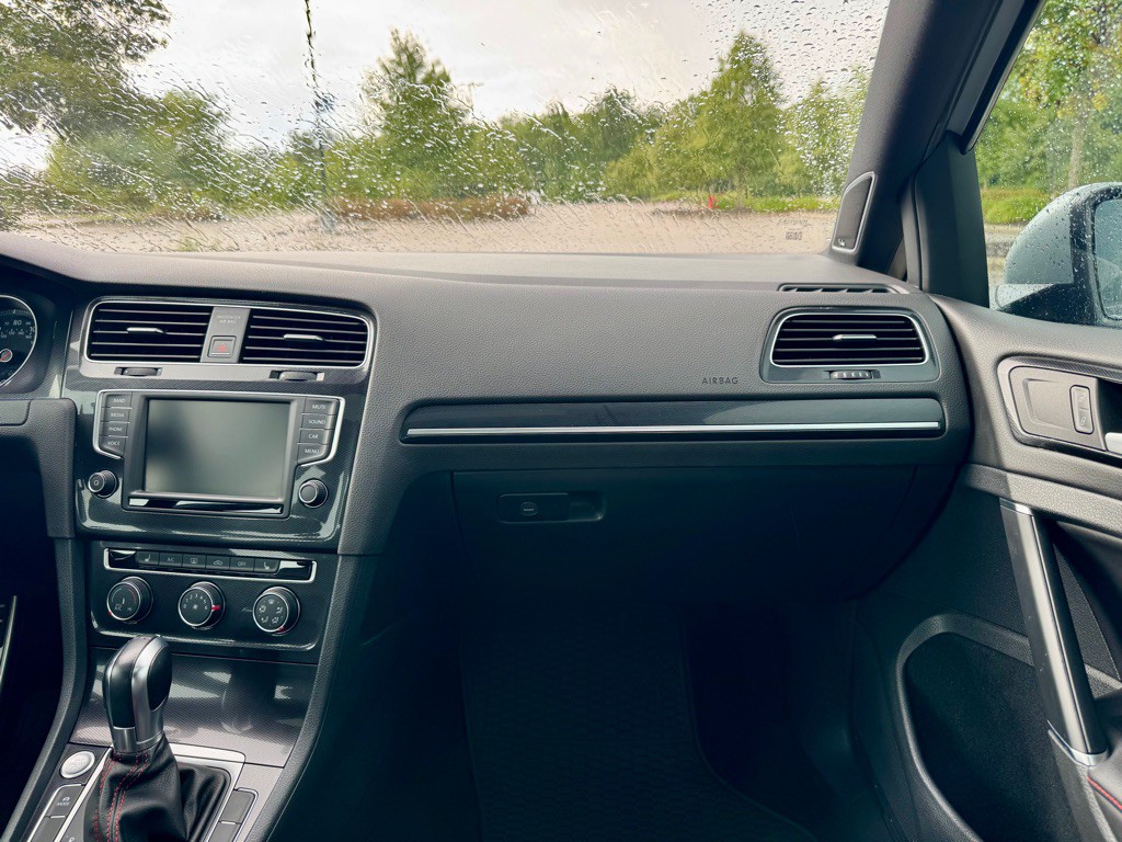 2016 Volkswagen GTI Image 18