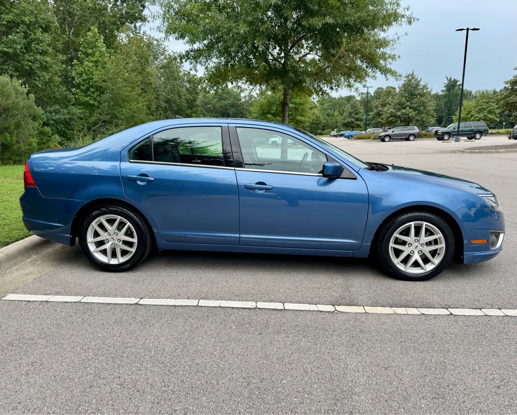 2010 Ford Fusion Image 4