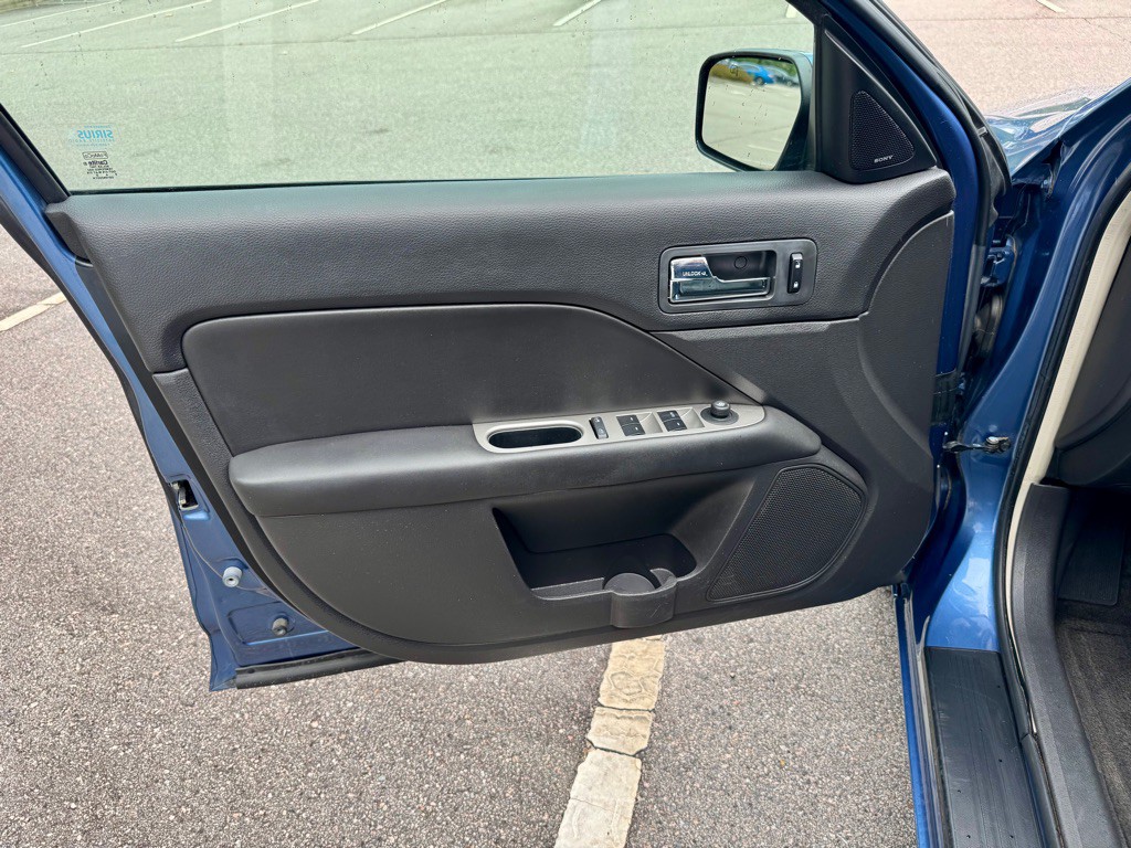 2010 Ford Fusion Image 12