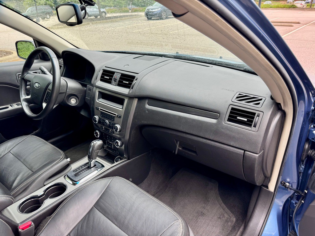 2010 Ford Fusion Image 23