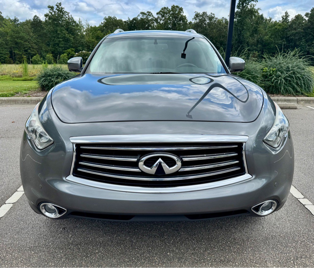 2016 INFINITI QX70 Image 2