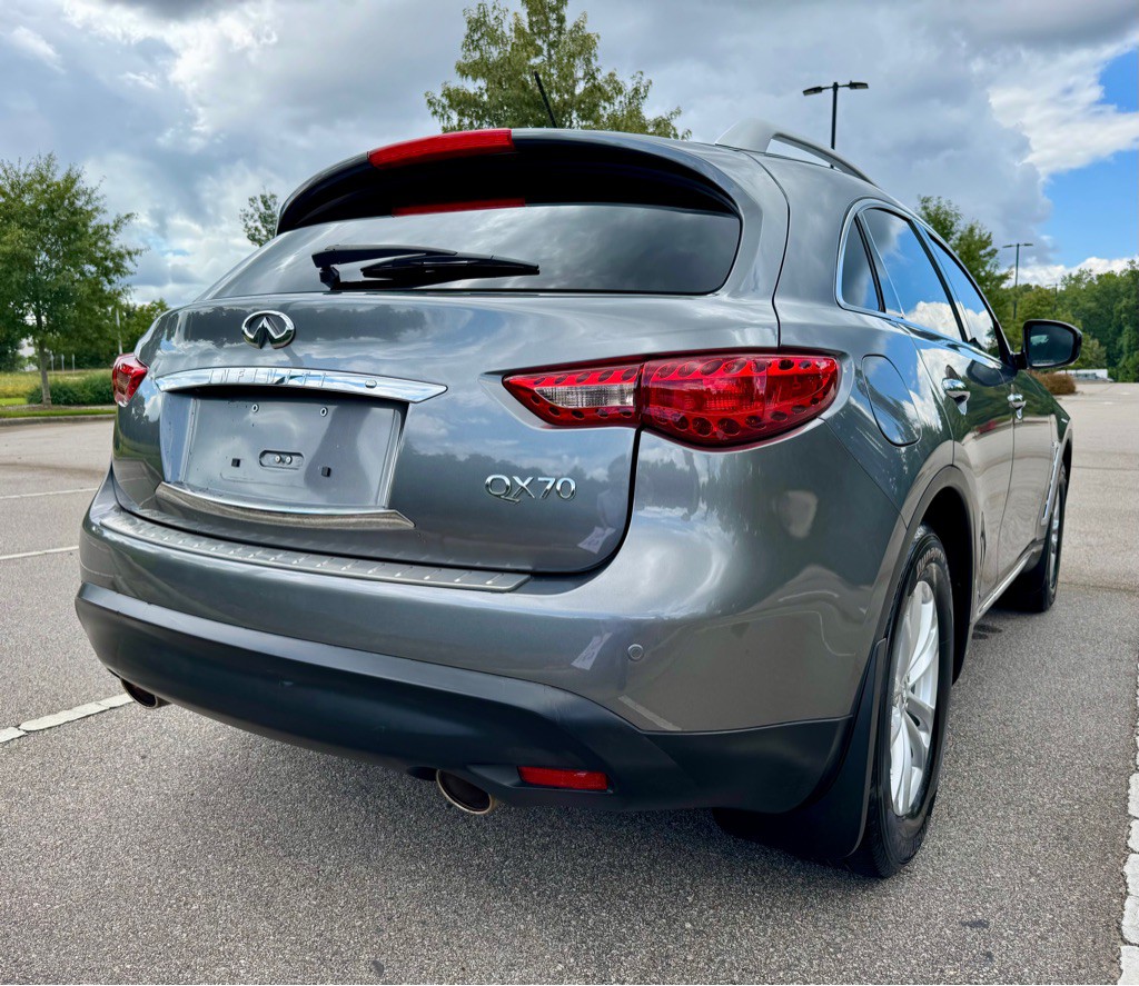 2016 INFINITI QX70 Image 5