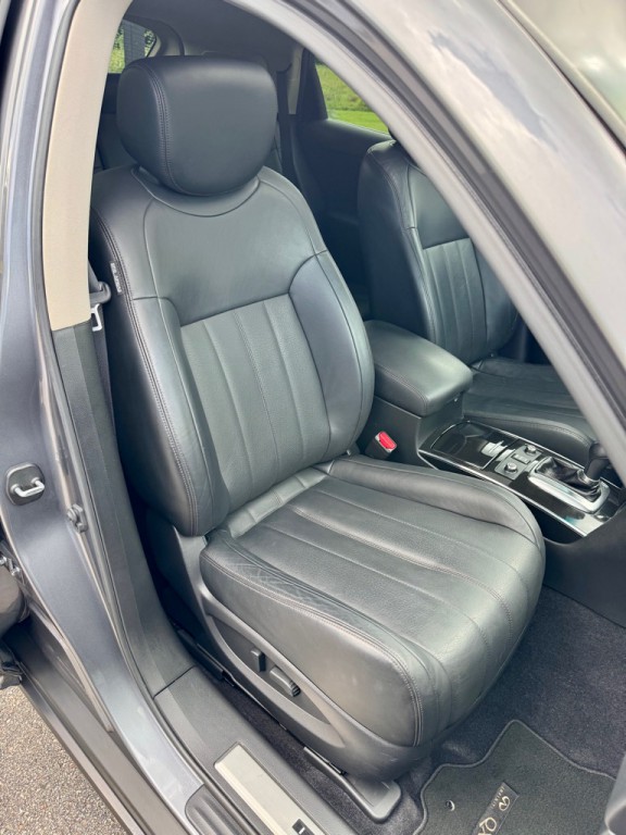 2016 INFINITI QX70 Image 26
