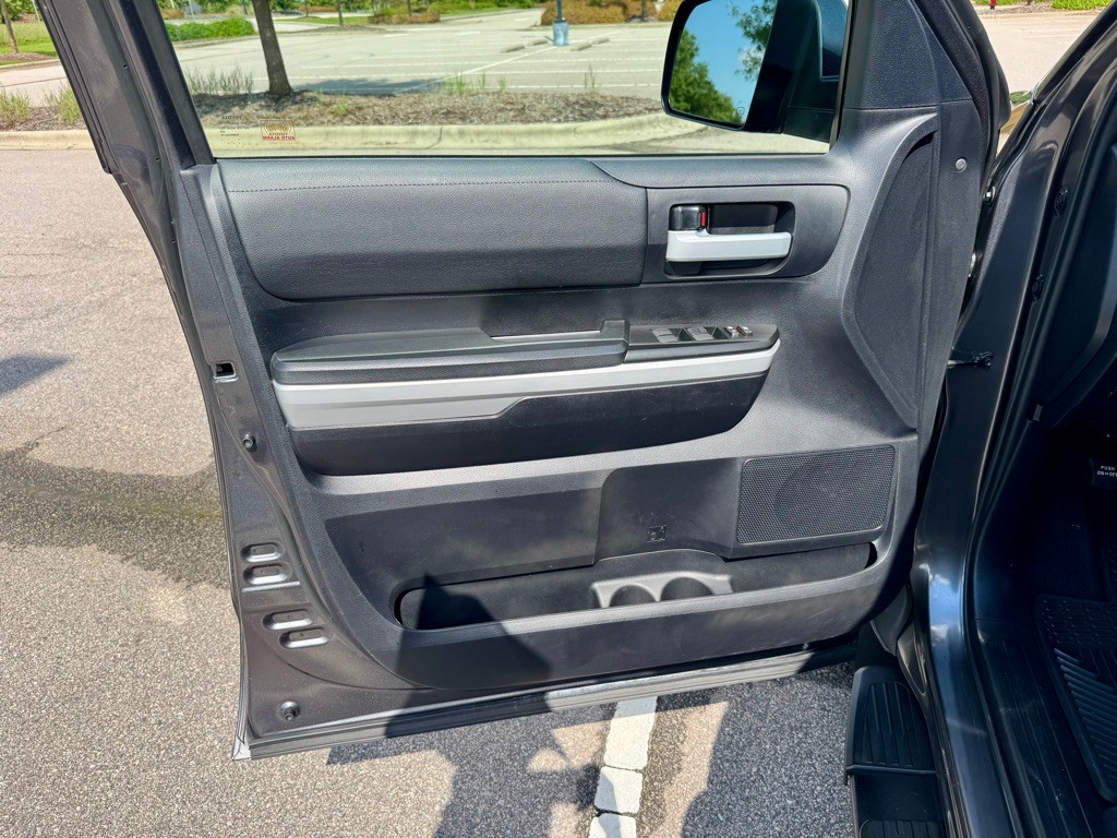 2020 Toyota Tundra Image 13
