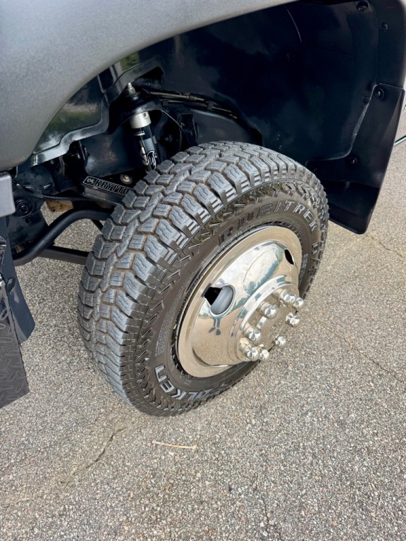 2004 GMC Sierra Image 9