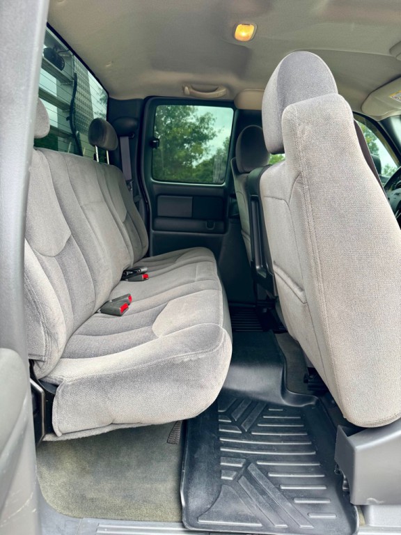 2004 GMC Sierra Image 19
