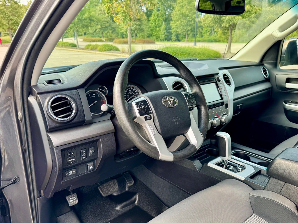 2016 Toyota Tundra Image 12