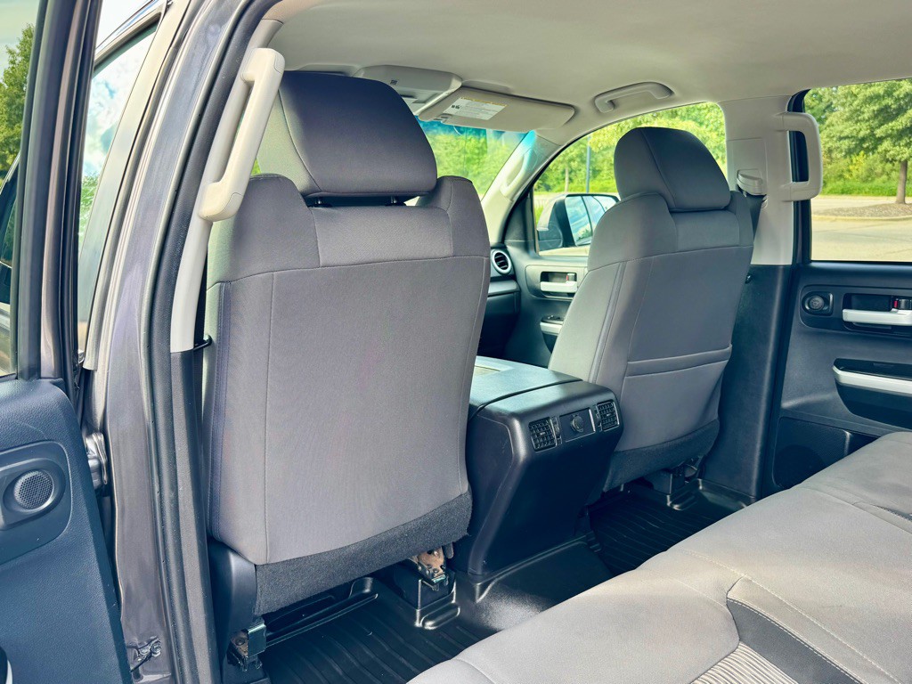 2016 Toyota Tundra Image 16