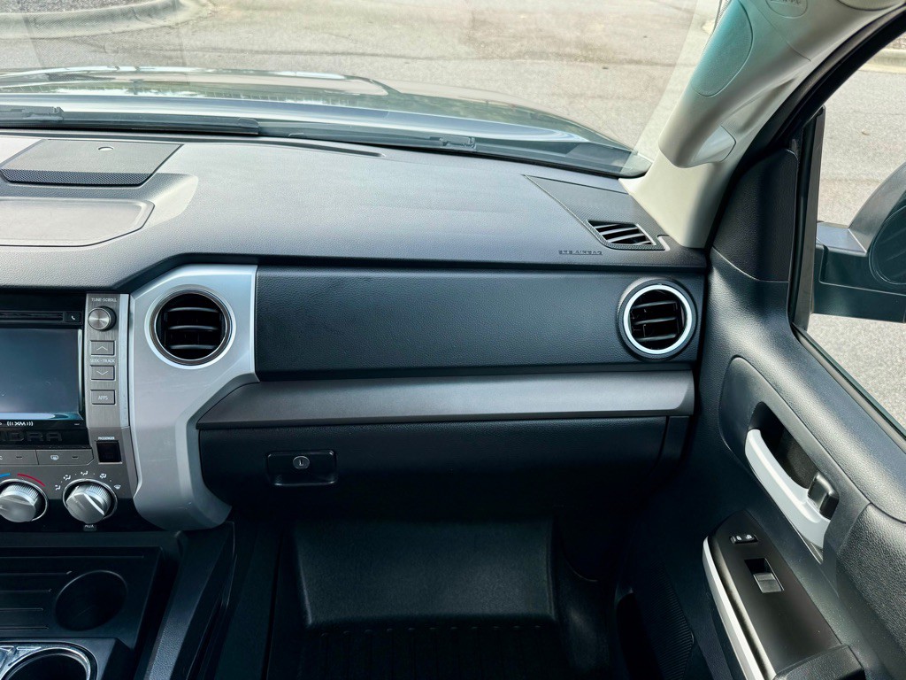 2016 Toyota Tundra Image 21