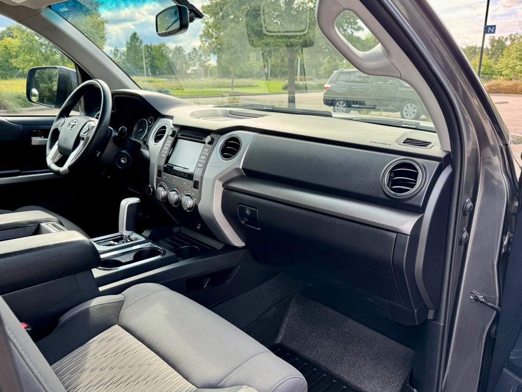 2016 Toyota Tundra Image 28