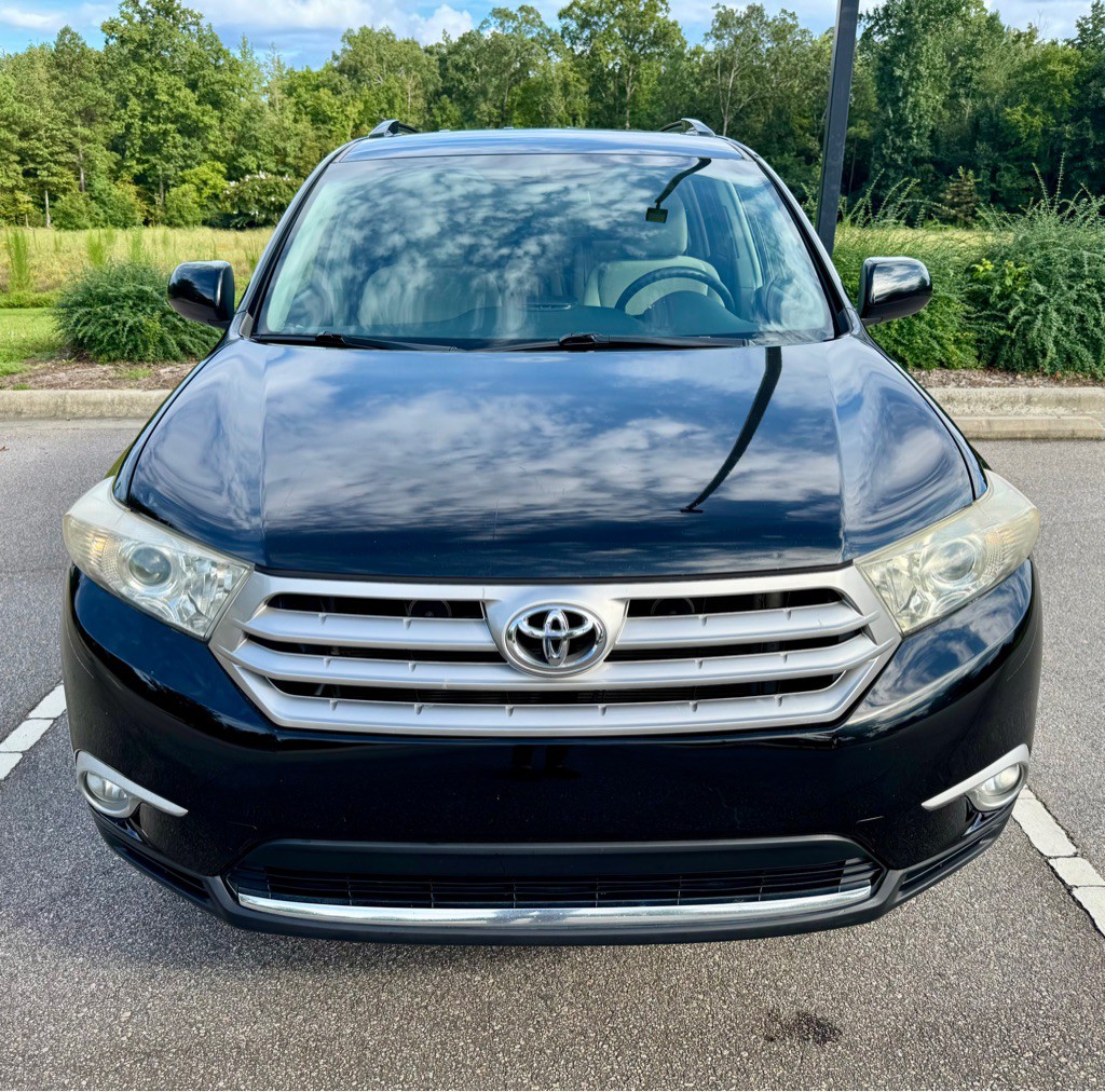 2013 Toyota Highlander Image 2