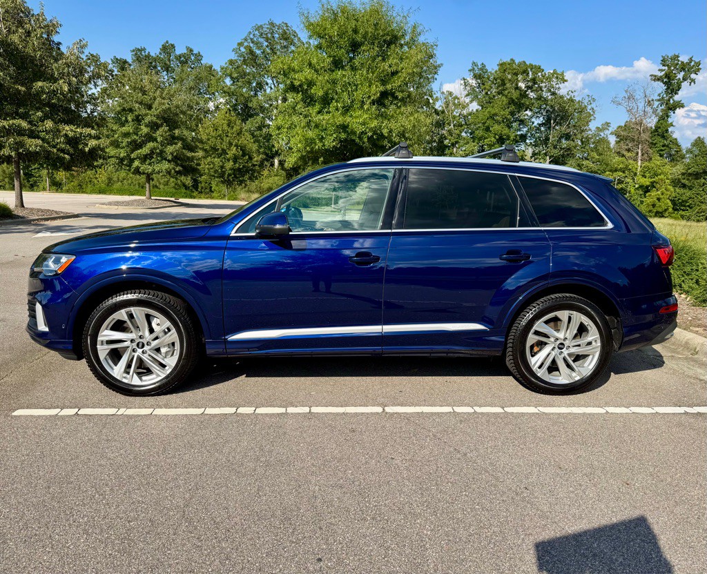 2022 Audi Q7 Image 8