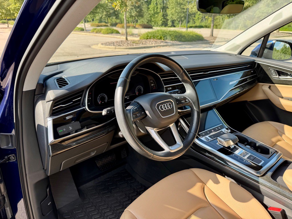 2022 Audi Q7 Image 12