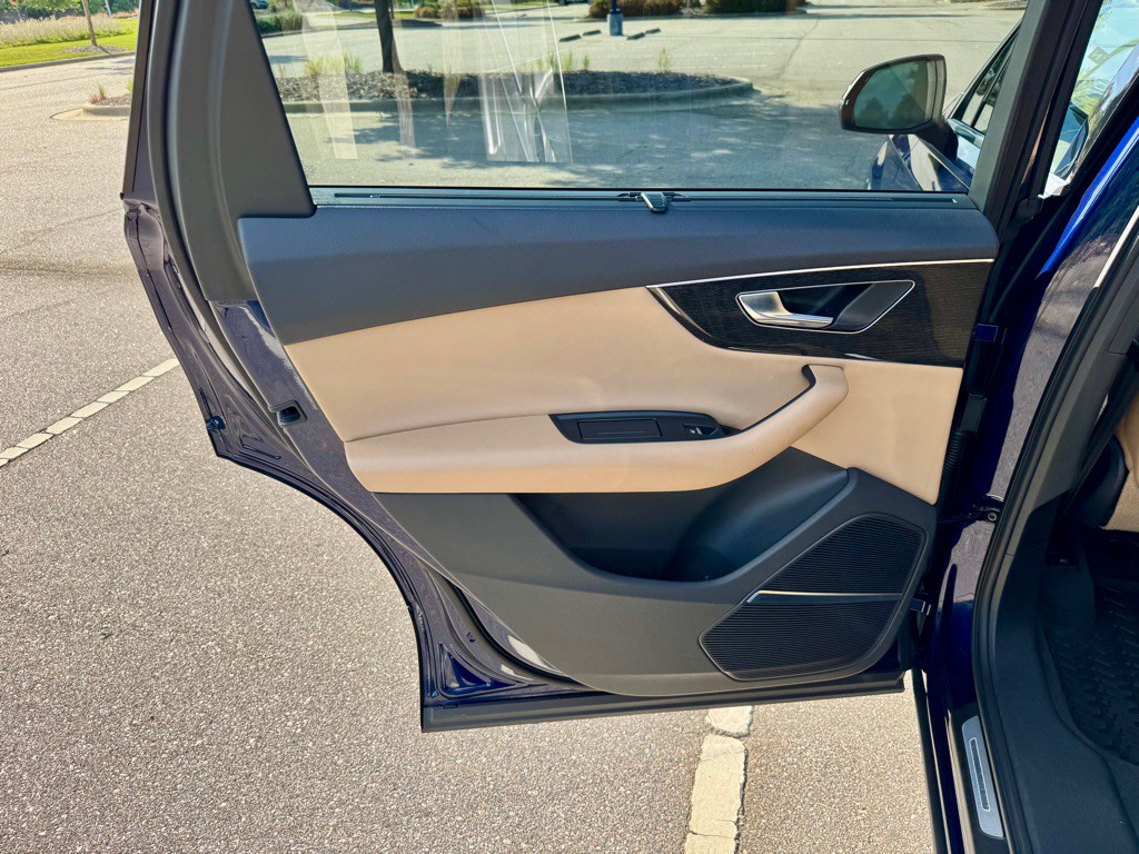 2022 Audi Q7 Image 18