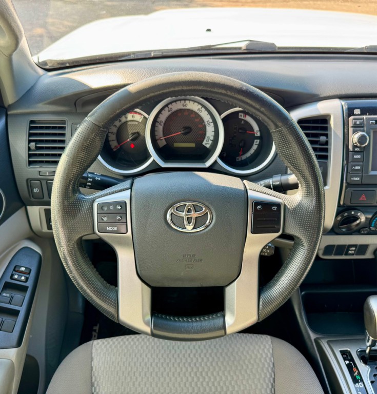 2013 Toyota Tacoma Image 19