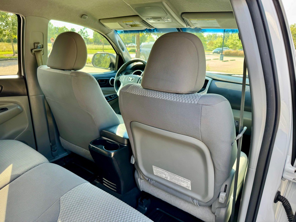 2013 Toyota Tacoma Image 24
