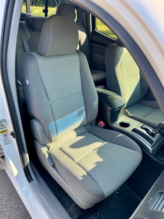2013 Toyota Tacoma Image 27