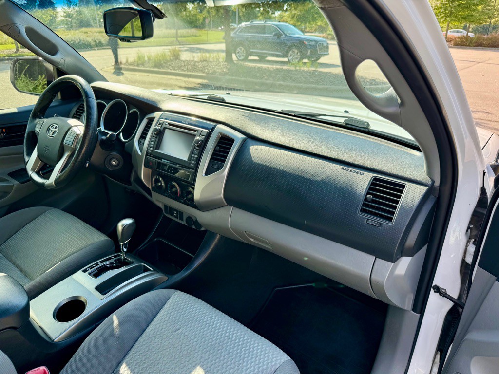 2013 Toyota Tacoma Image 28