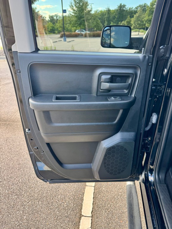 2014 RAM 1500 Image 14