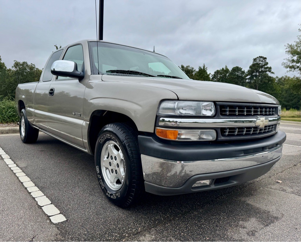 2002 Chevrolet Silverado 1500 Image 3