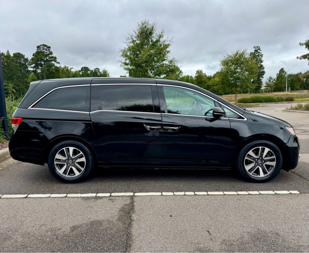 2015 Honda Odyssey Image 4