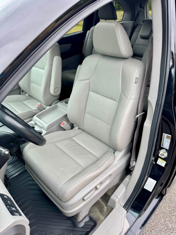 2015 Honda Odyssey Image 11