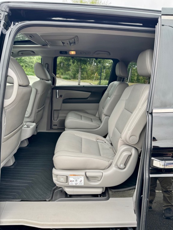 2015 Honda Odyssey Image 14