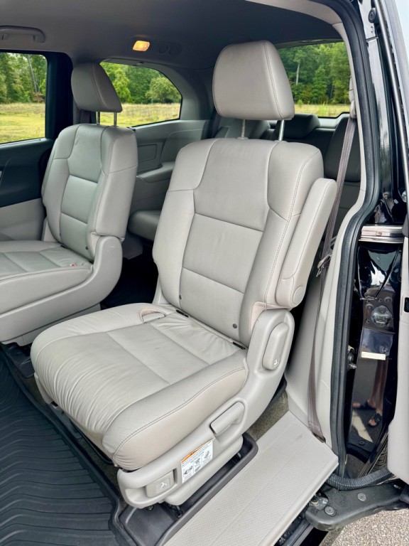 2015 Honda Odyssey Image 15