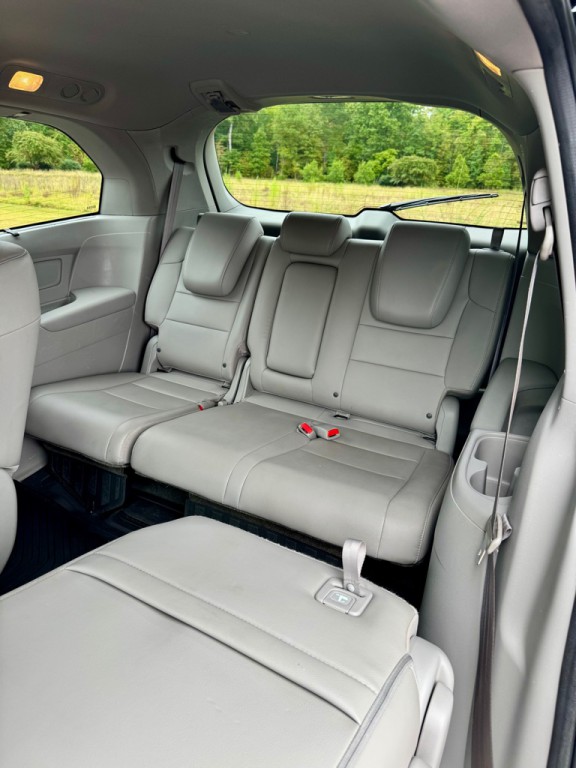 2015 Honda Odyssey Image 16