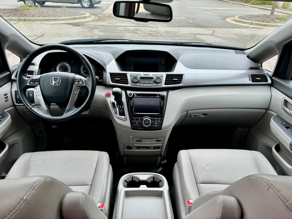 2015 Honda Odyssey Image 17