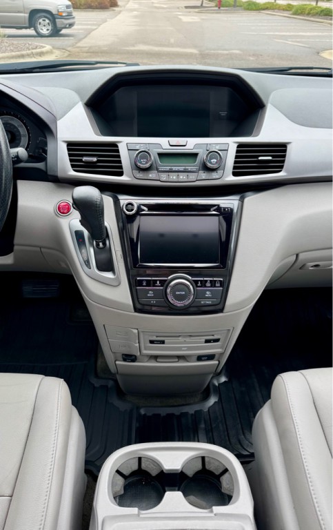 2015 Honda Odyssey Image 19
