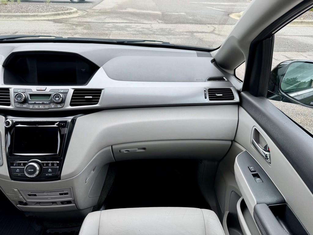 2015 Honda Odyssey Image 20
