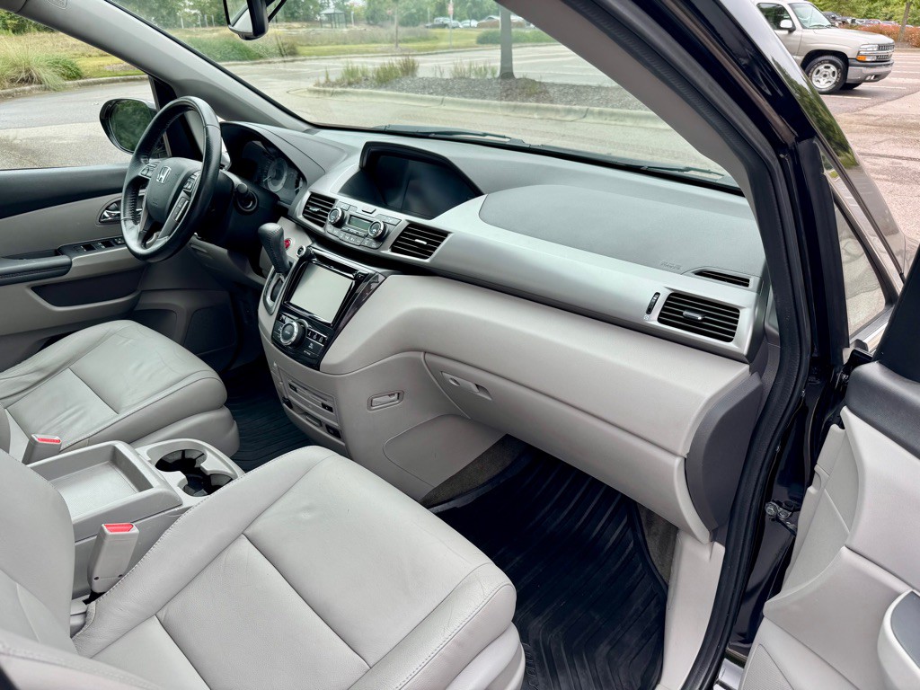 2015 Honda Odyssey Image 25