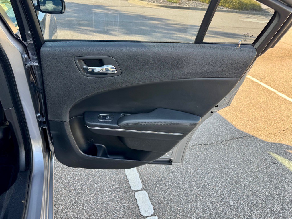 2014 Dodge Charger Image 24