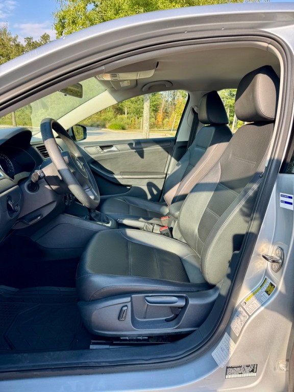 2014 Volkswagen Jetta Image 9