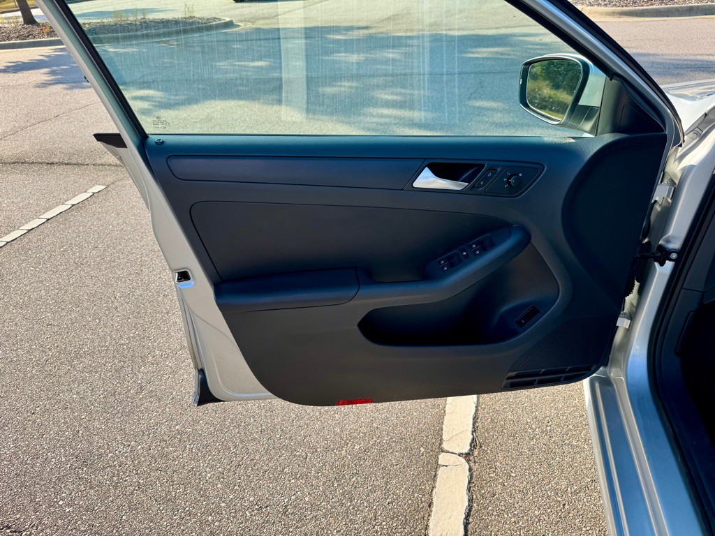 2014 Volkswagen Jetta Image 12