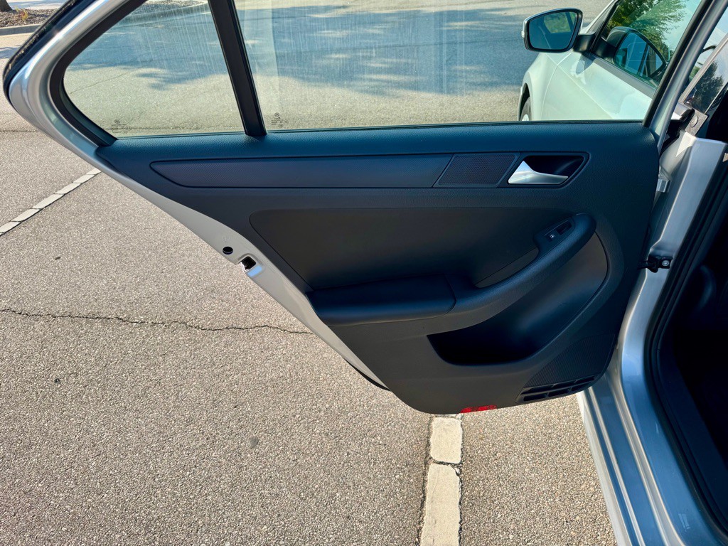 2014 Volkswagen Jetta Image 16