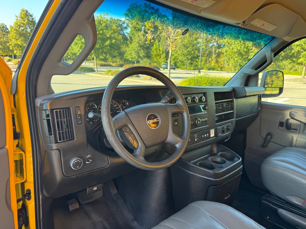 2017 GMC Savana Image 10