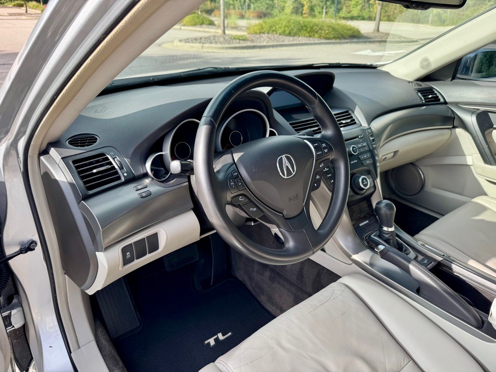 2012 Acura TL Image 11