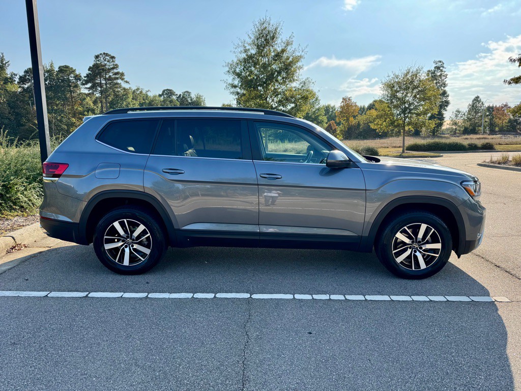 2021 Volkswagen Atlas Image 3