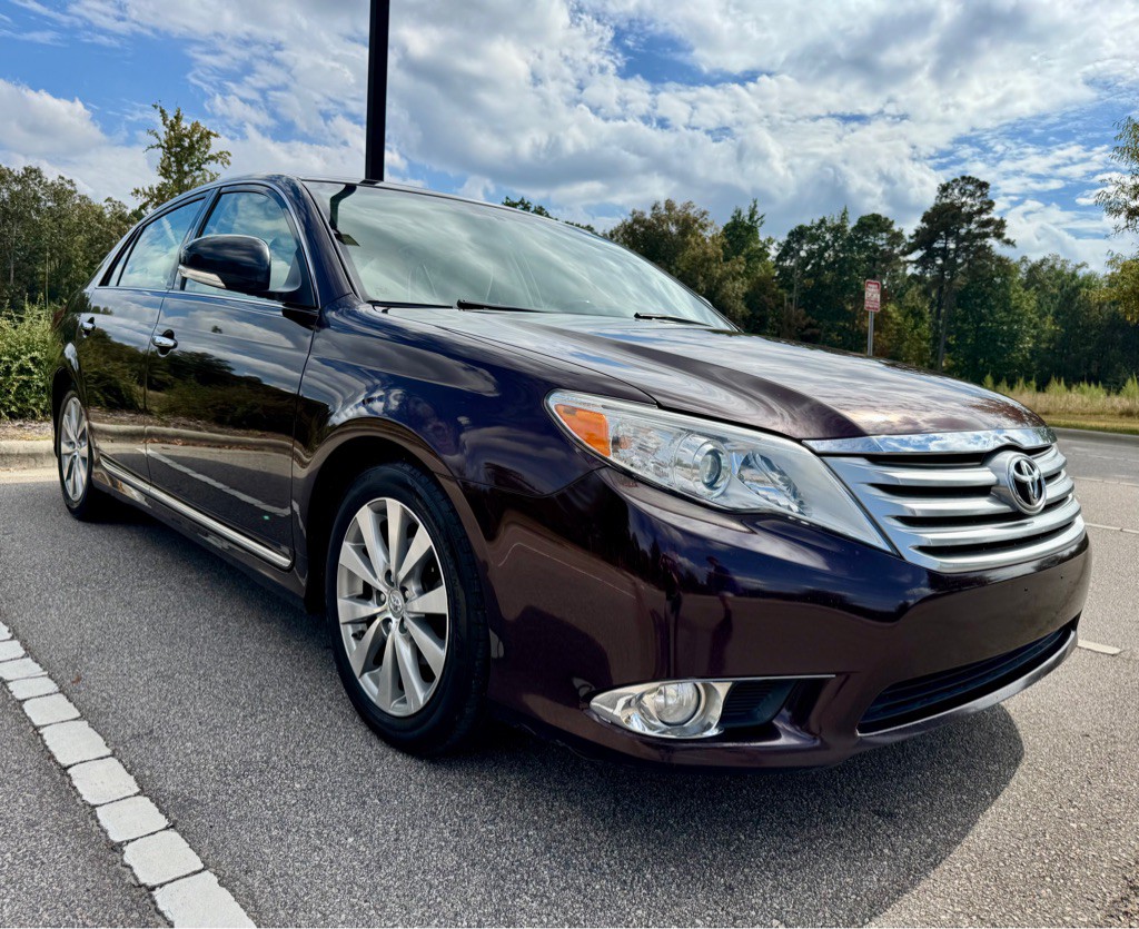 2011 Toyota Avalon Image 3