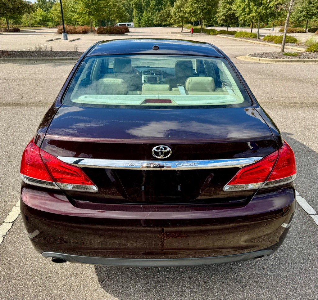 2011 Toyota Avalon Image 6