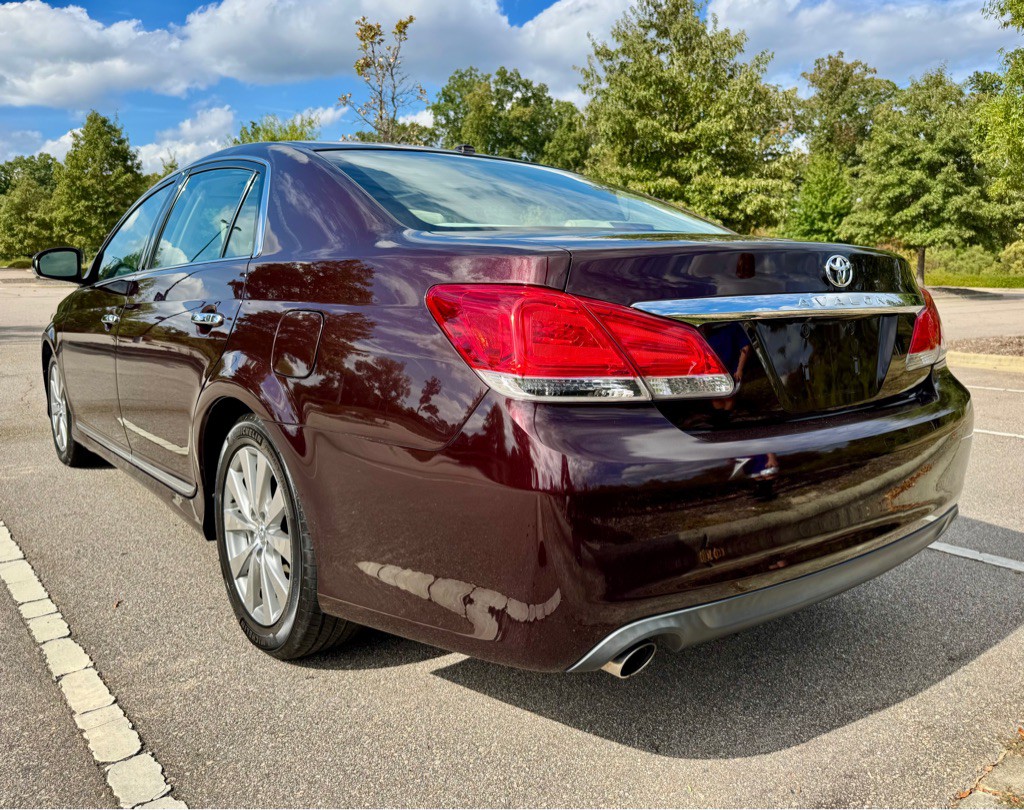 2011 Toyota Avalon Image 7
