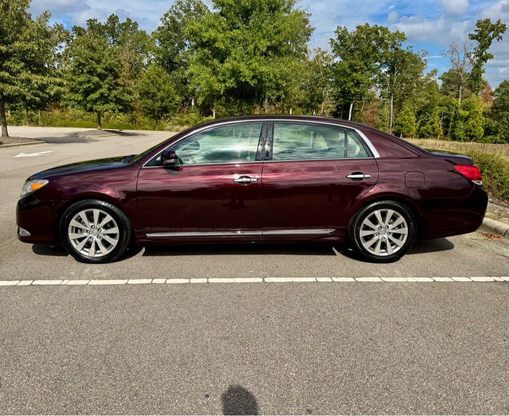 2011 Toyota Avalon Image 8