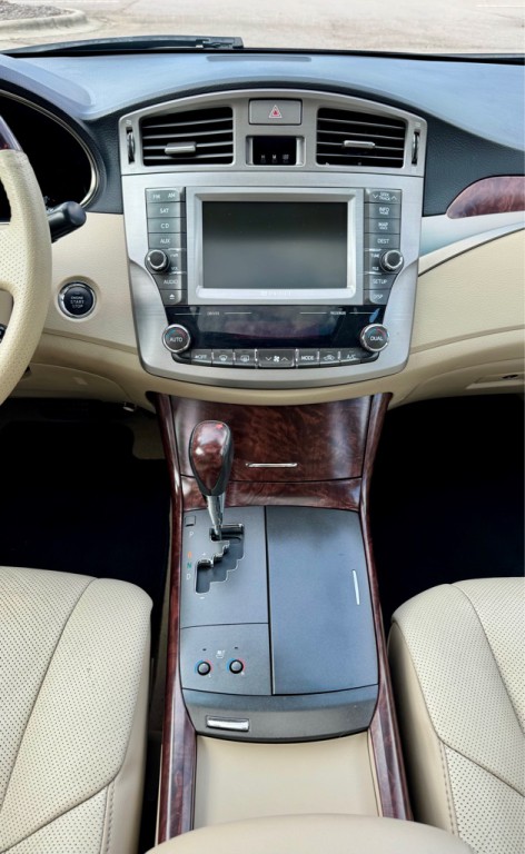 2011 Toyota Avalon Image 19