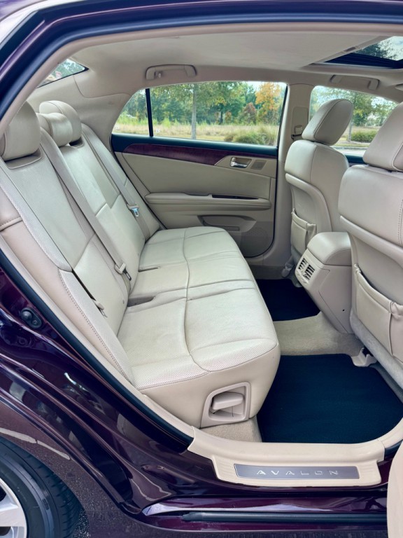 2011 Toyota Avalon Image 21