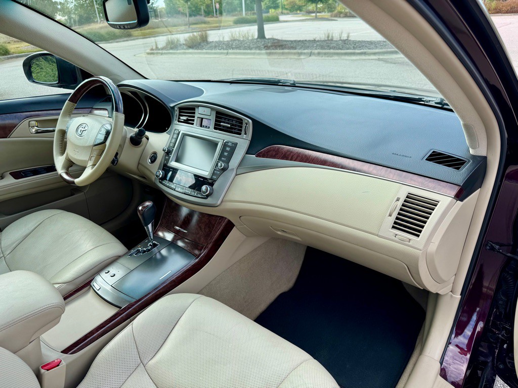 2011 Toyota Avalon Image 27