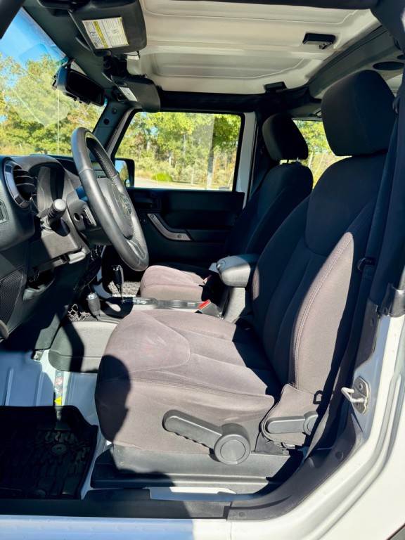 2015 Jeep Wrangler Image 9