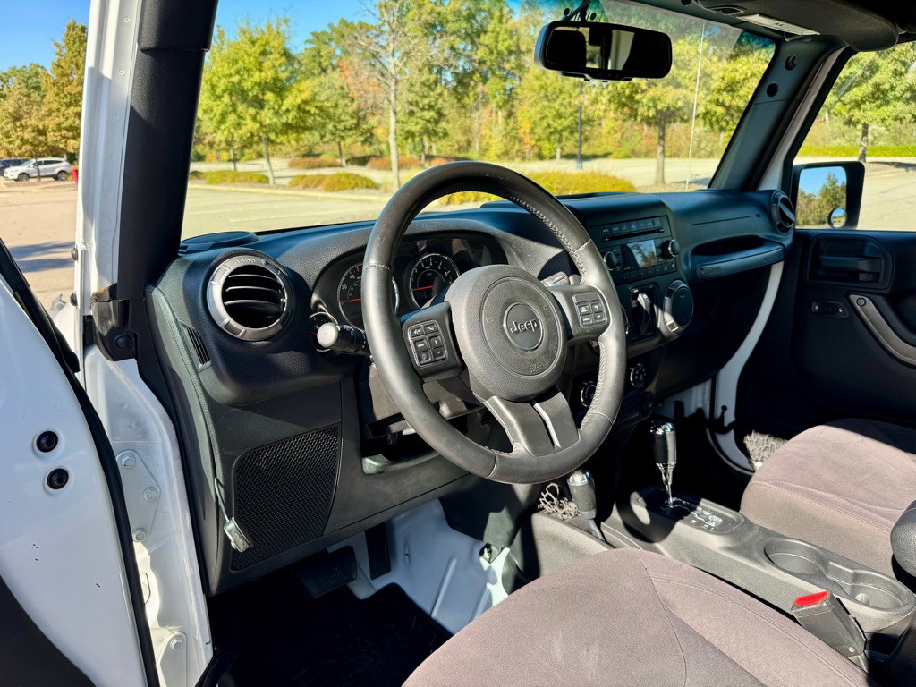 2015 Jeep Wrangler Image 11