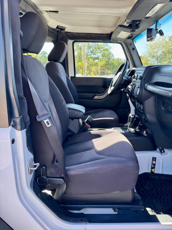 2015 Jeep Wrangler Image 13